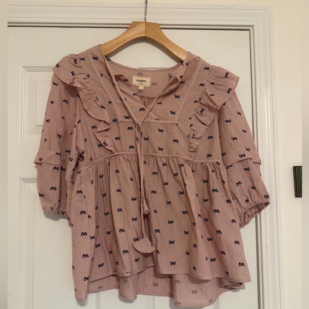 Umgee Mauve Ruffle Blouse with Bow Pattern